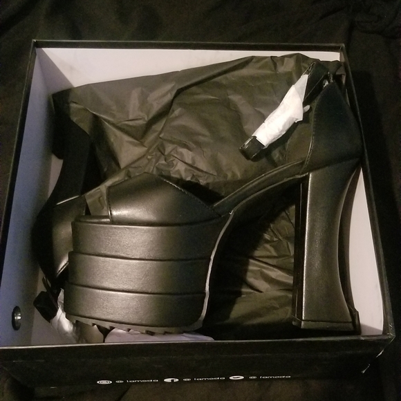 DOLLS KILL Strike Again Chunky Platform Sandals - Picture 4 of 4